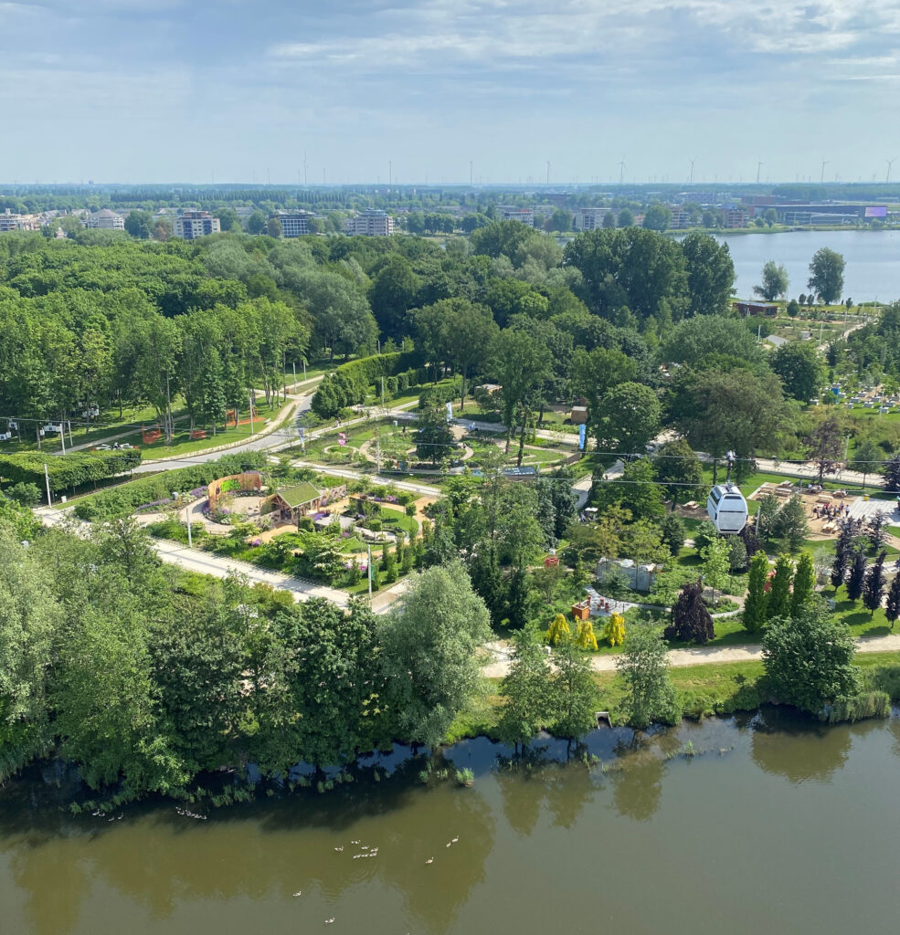 Naast de bestaande bomen heeft de toekomstige wijk Hortus een Groene Stad Arboretum
van 83.000 m2 met daarin onder andere 650 verschillende bomen en heesters.